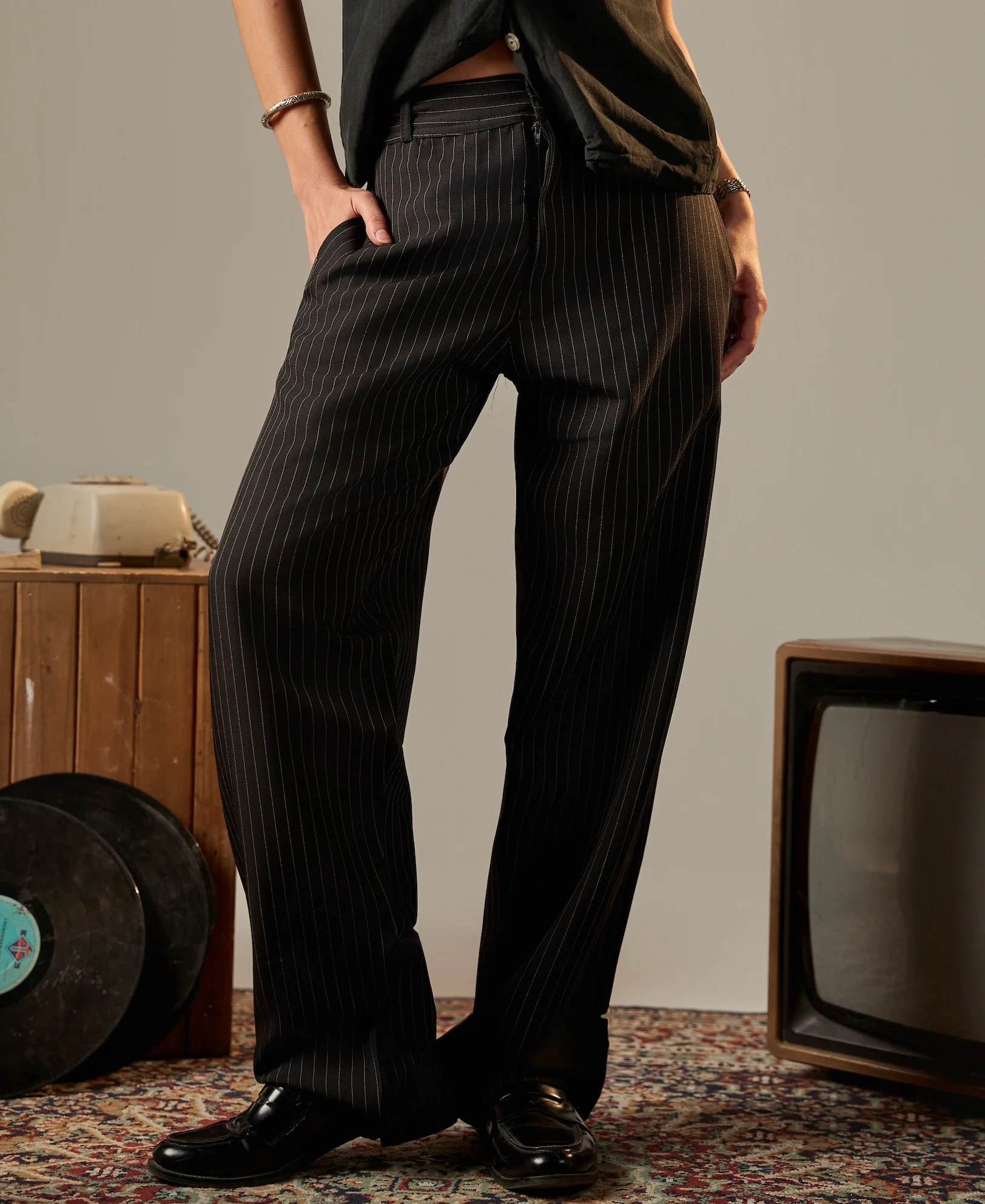 Origen Pleated Pants - Negro - Image 3
