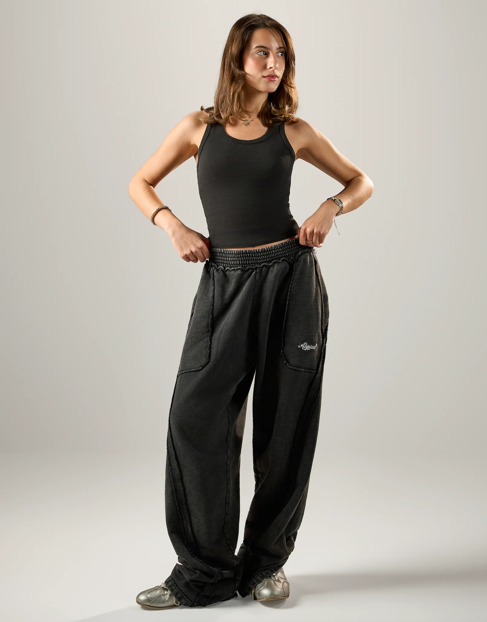 Type “R01” Ridge Sweatpants - Washed Negro - Image 2